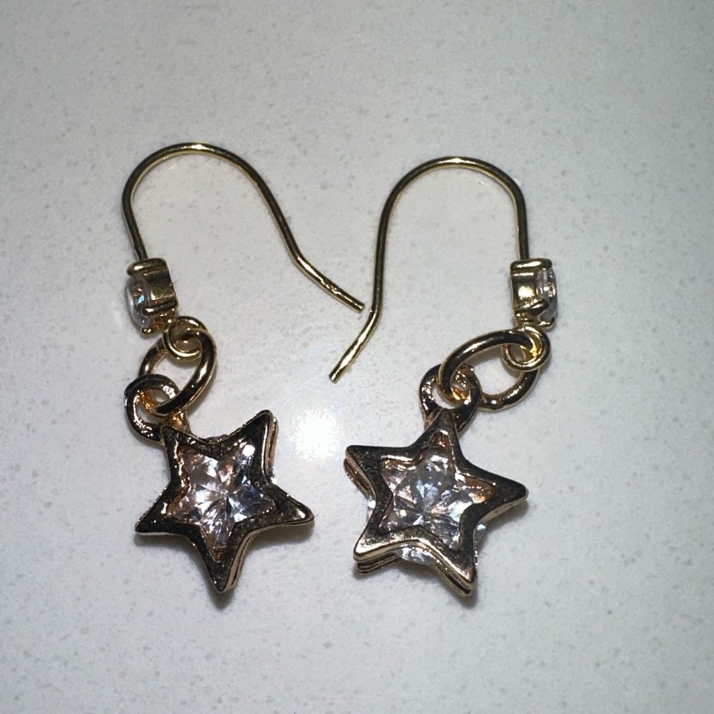 4 earring sets - Picture 4 of 8